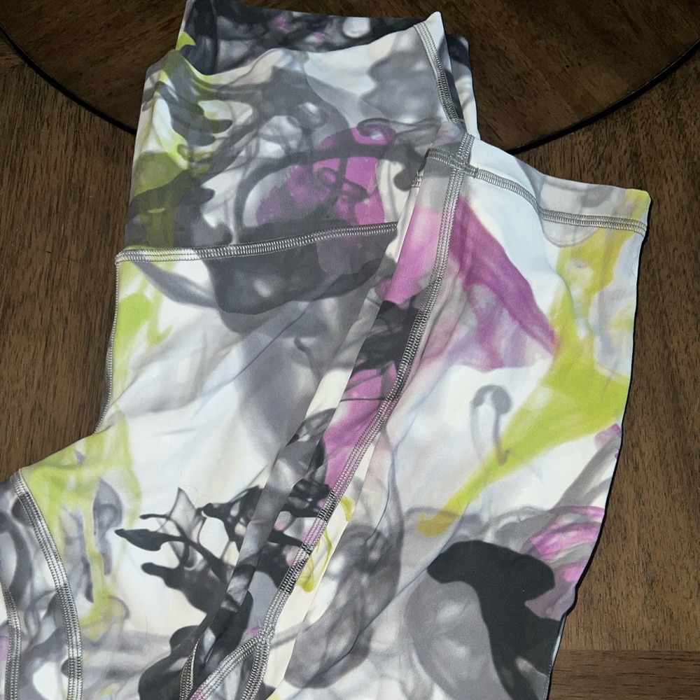 Lululemon leggings Size 10, Color- unicorn throwback white multi